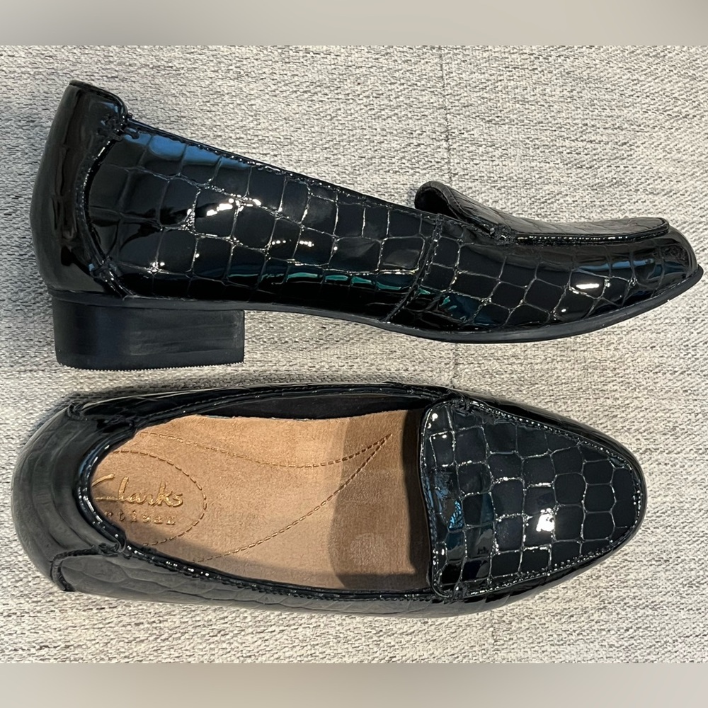 Clarks Black Crocodile Embossed Leather Loafers